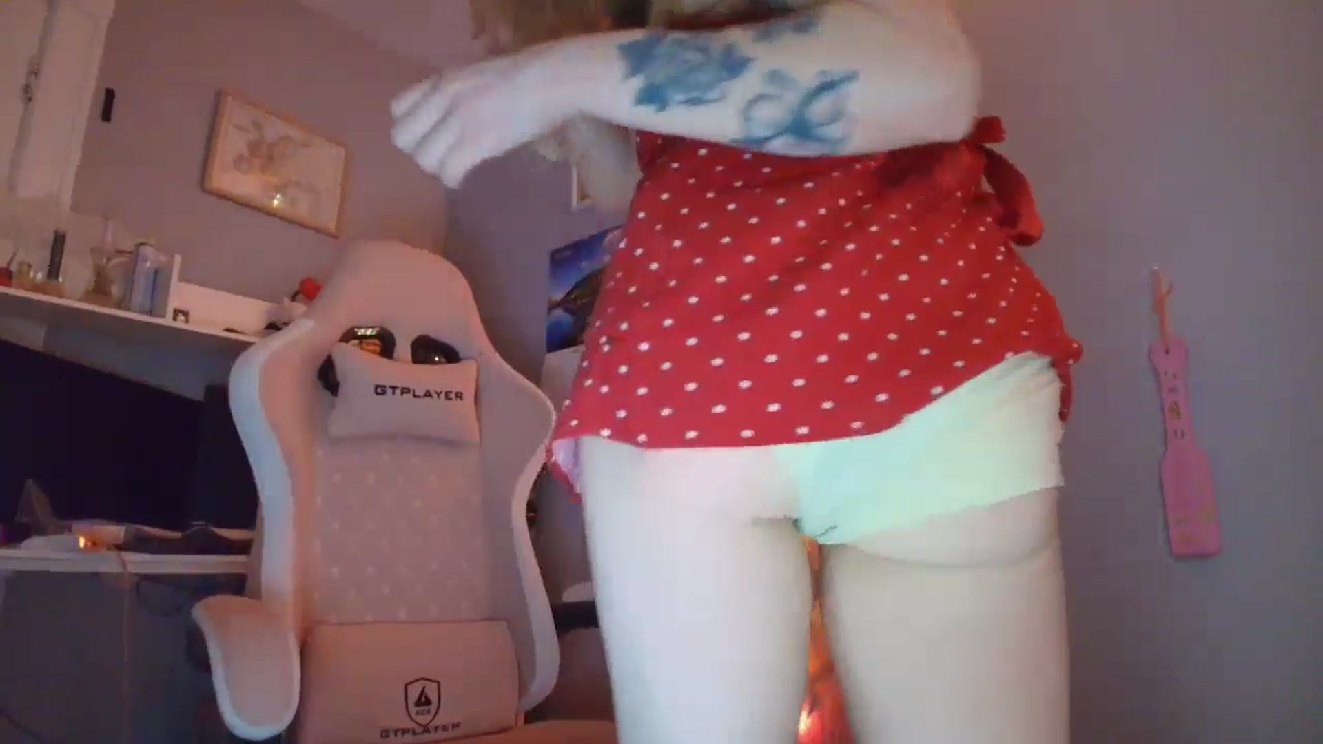 Gallery image thumbnail from DuckChan0's myfreecams stream on, 01/09/2026, 18:14 image 2 of 20