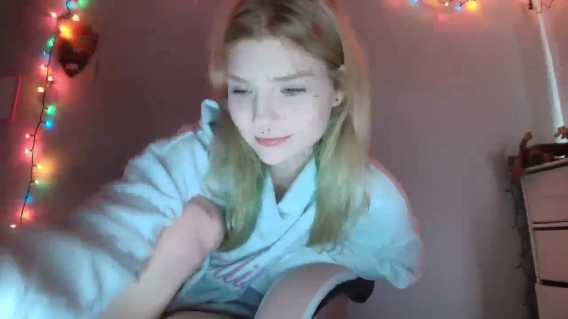 Gallery image thumbnail from DuckChan0's myfreecams stream on, 01/09/2026, 18:14 image 15 of 20