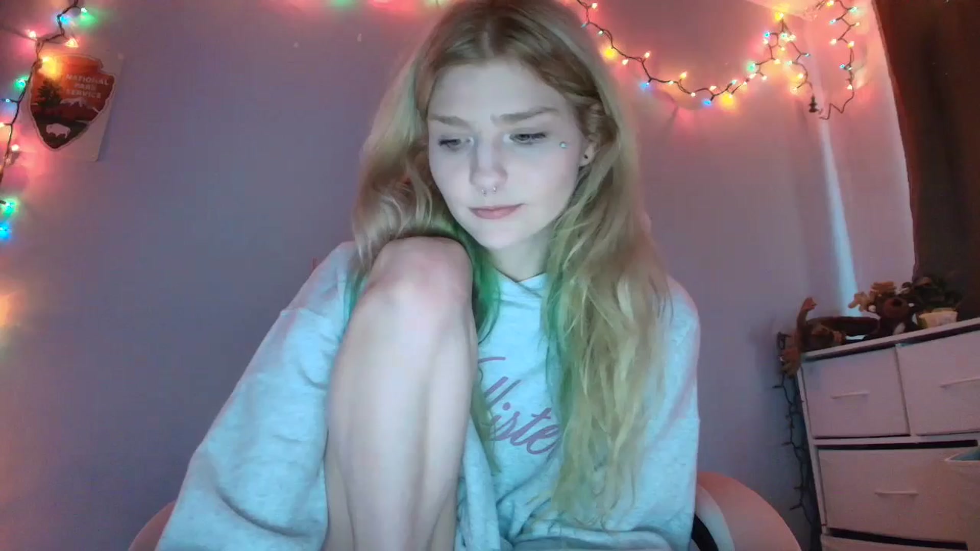 Gallery image thumbnail from DuckChan0's myfreecams stream on, 01/09/2026, 19:07 image 11 of 20