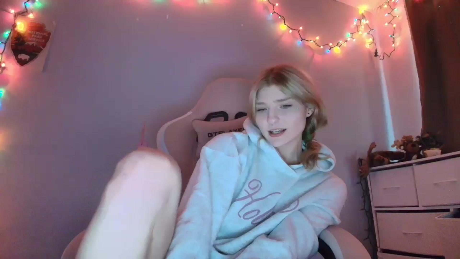 Gallery image thumbnail from DuckChan0's myfreecams stream on, 01/09/2026, 19:07 image 1 of 20