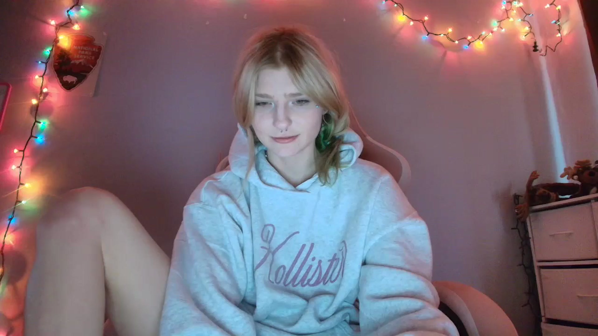 Gallery image thumbnail from DuckChan0's myfreecams stream on, 01/09/2026, 19:07 image 4 of 20