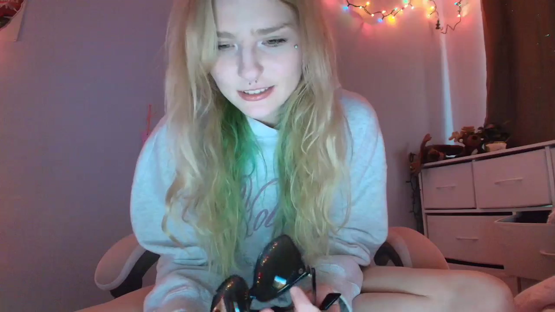 Gallery image thumbnail from DuckChan0's myfreecams stream on, 01/09/2026, 19:07 image 15 of 20