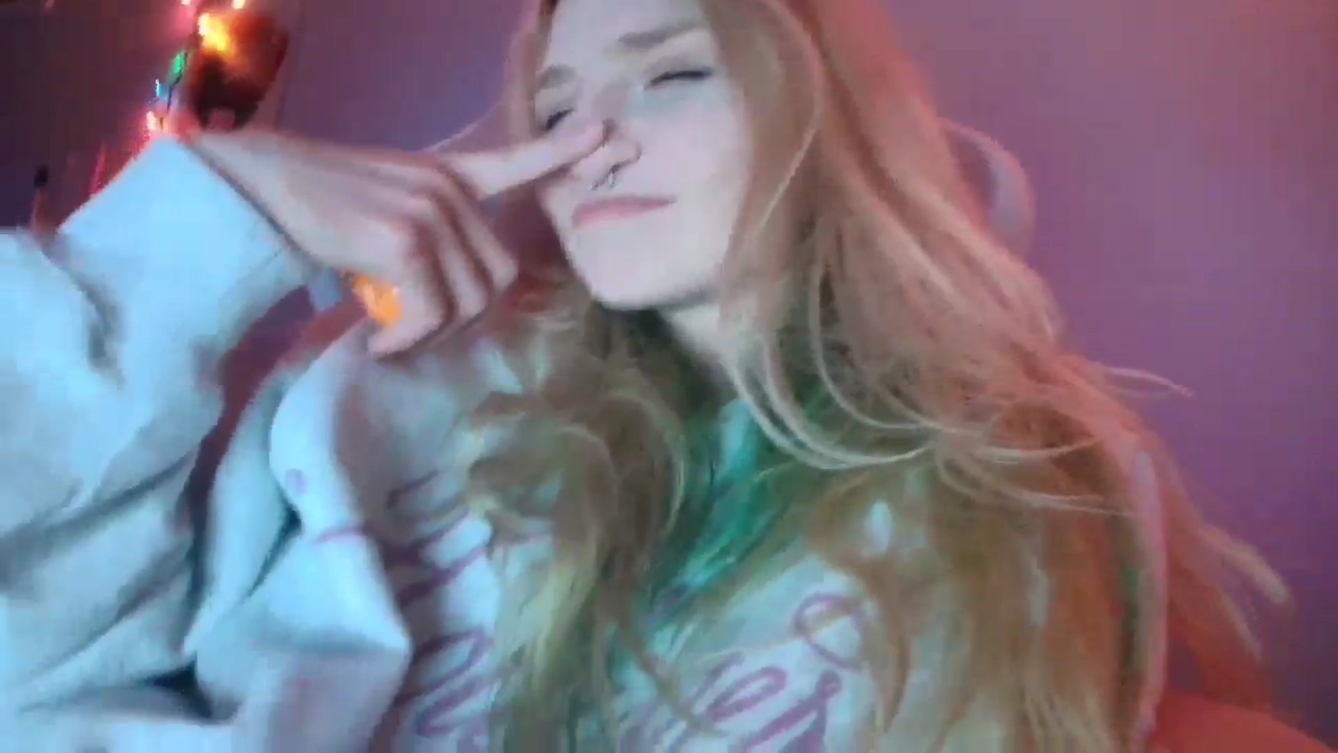 Gallery image thumbnail from DuckChan0's myfreecams stream on, 01/10/2026, 24:48 image 19 of 20