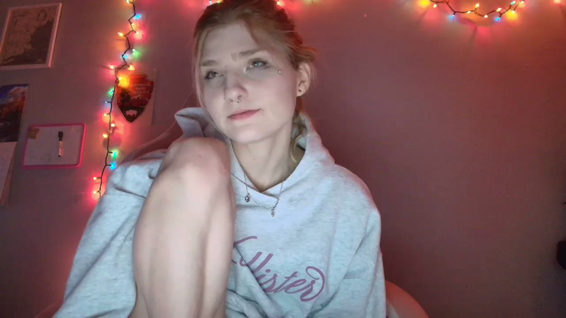 Gallery image thumbnail from DuckChan0's myfreecams stream on, 01/10/2026, 24:48 image 9 of 20