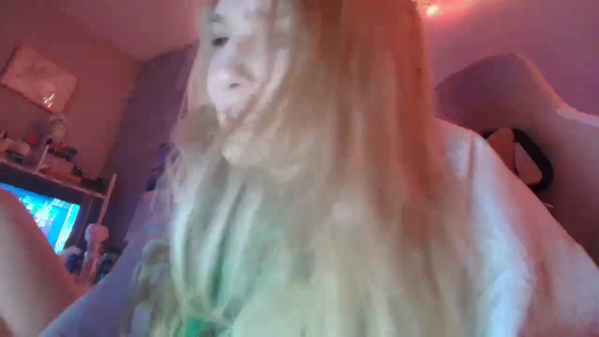 Gallery image thumbnail from DuckChan0's myfreecams stream on, 01/10/2026, 24:48 image 20 of 20