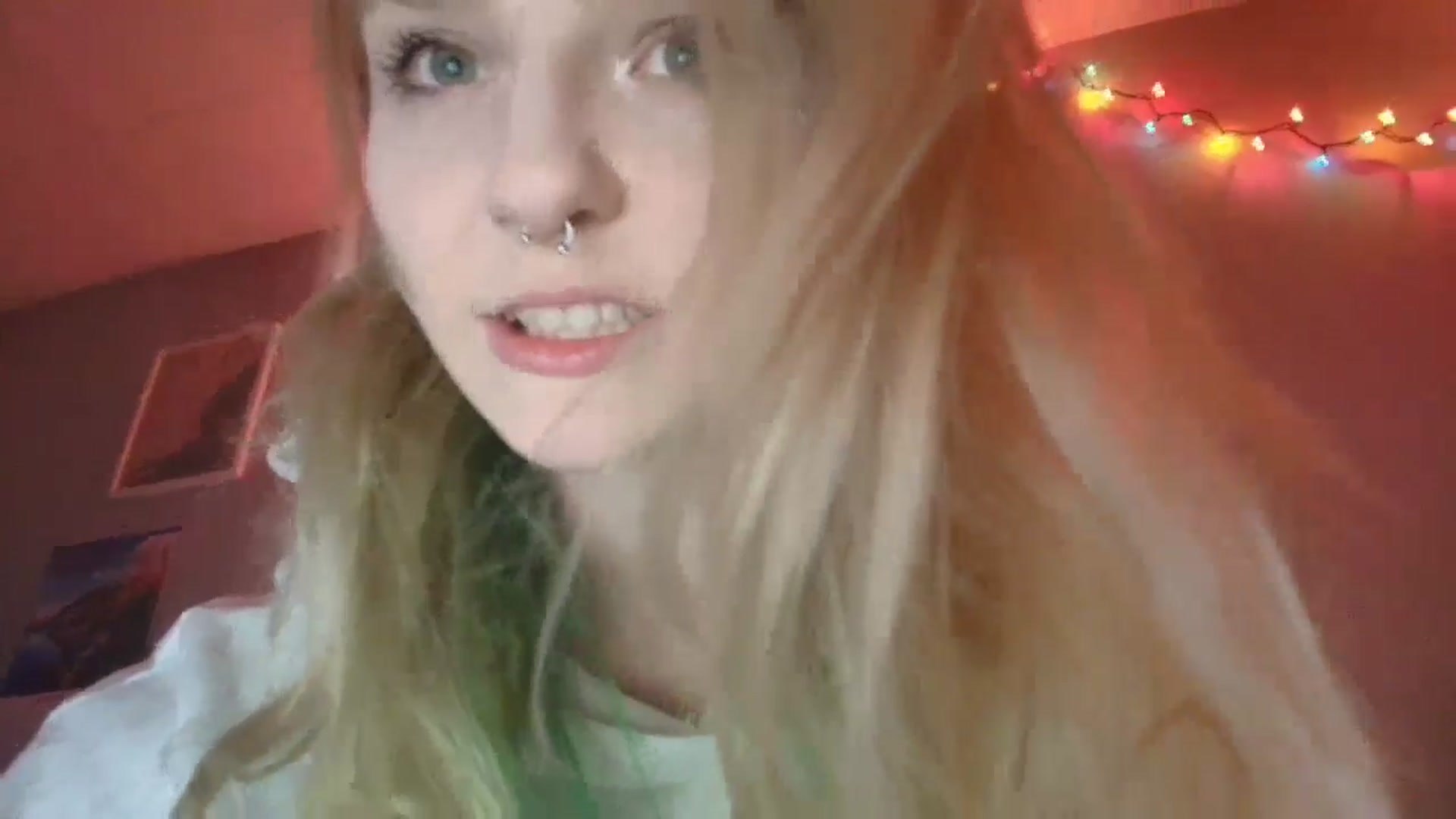 Gallery image thumbnail from DuckChan0's myfreecams stream on, 01/10/2026, 24:48 image 14 of 20