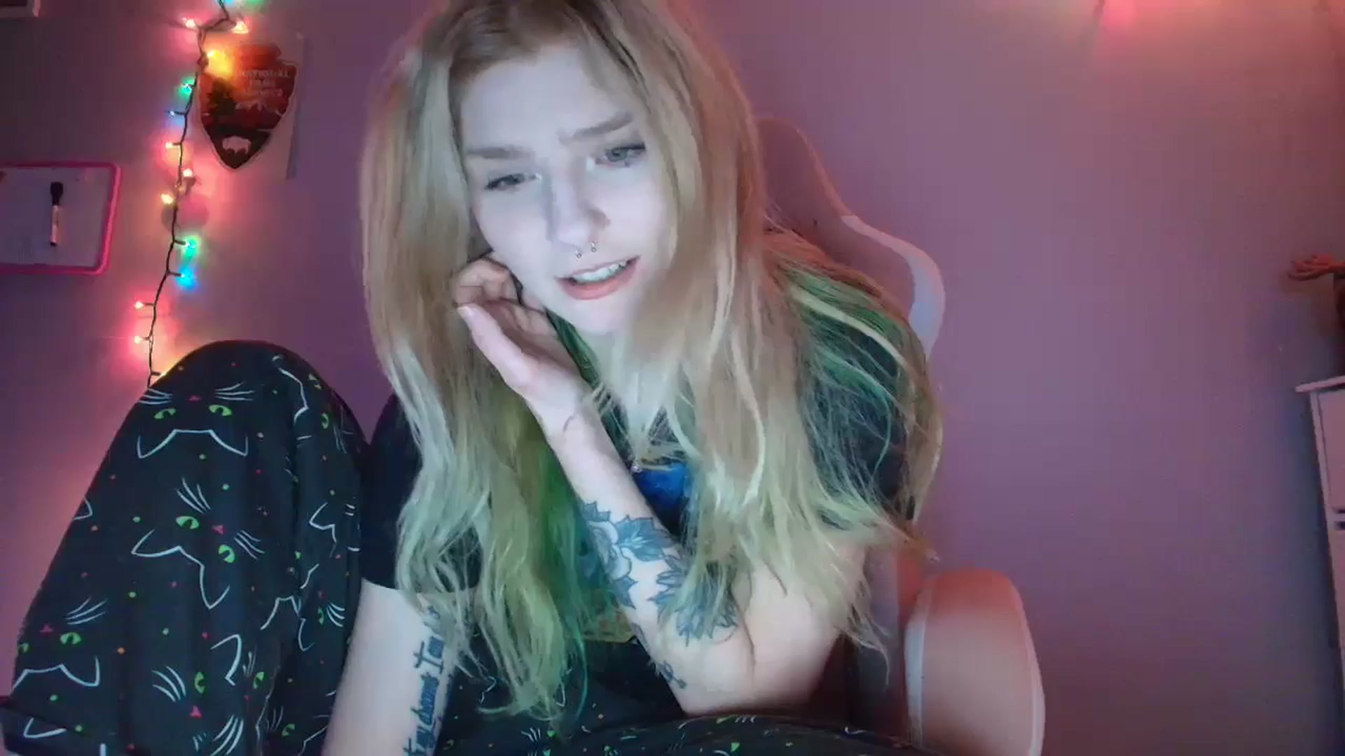 Gallery image thumbnail from DuckChan0's myfreecams stream on, 01/11/2026, 24:01 image 8 of 20
