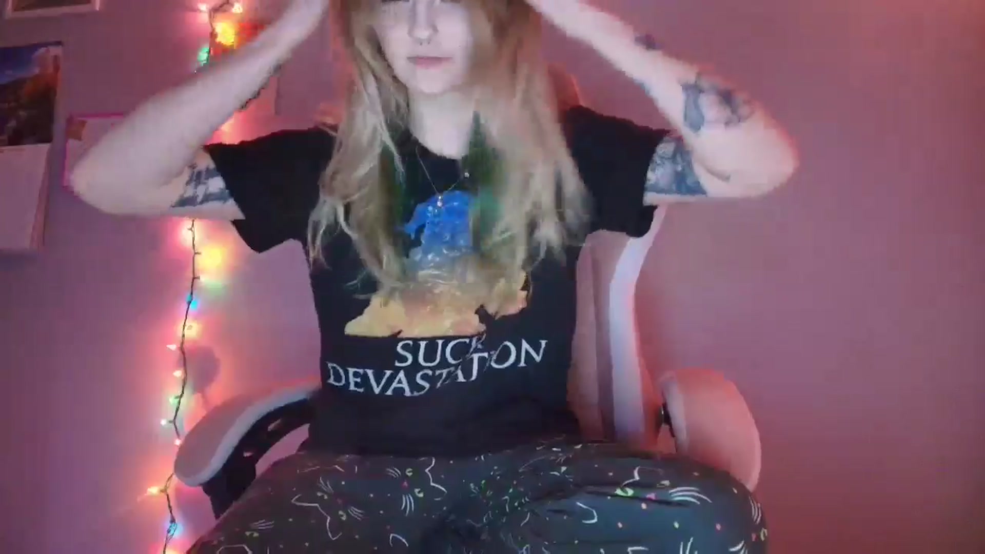Gallery image thumbnail from DuckChan0's myfreecams stream on, 01/11/2026, 24:01 image 7 of 20