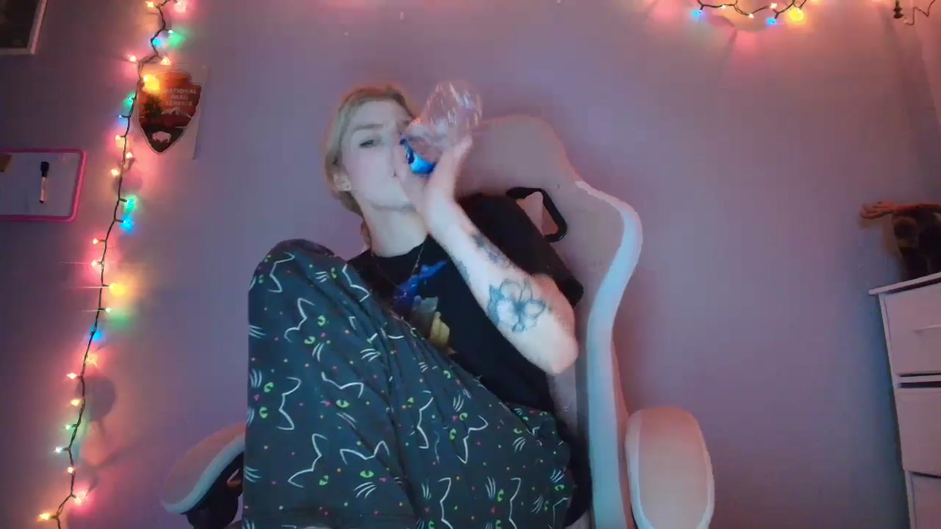 Gallery image thumbnail from DuckChan0's myfreecams stream on, 01/11/2026, 24:01 image 13 of 20