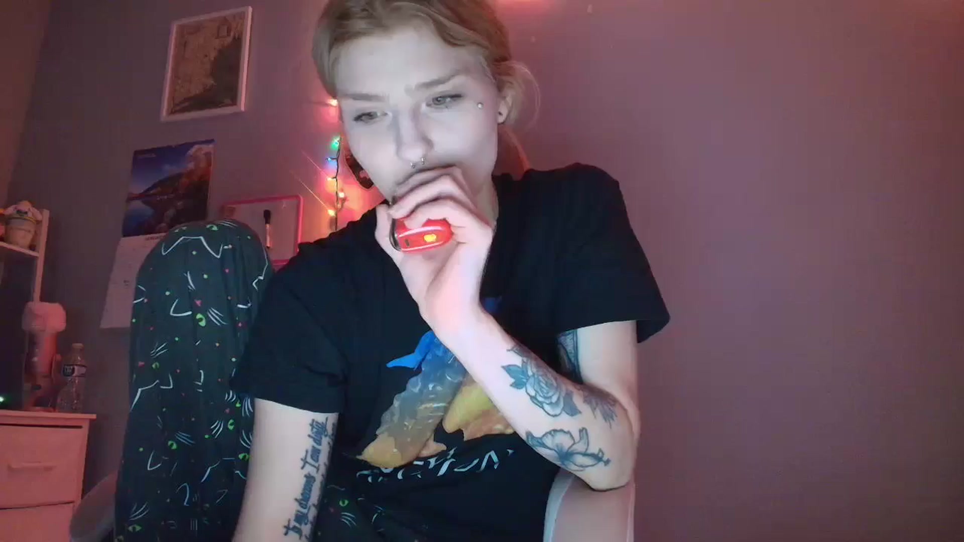 Gallery image thumbnail from DuckChan0's myfreecams stream on, 01/11/2026, 24:01 image 1 of 20
