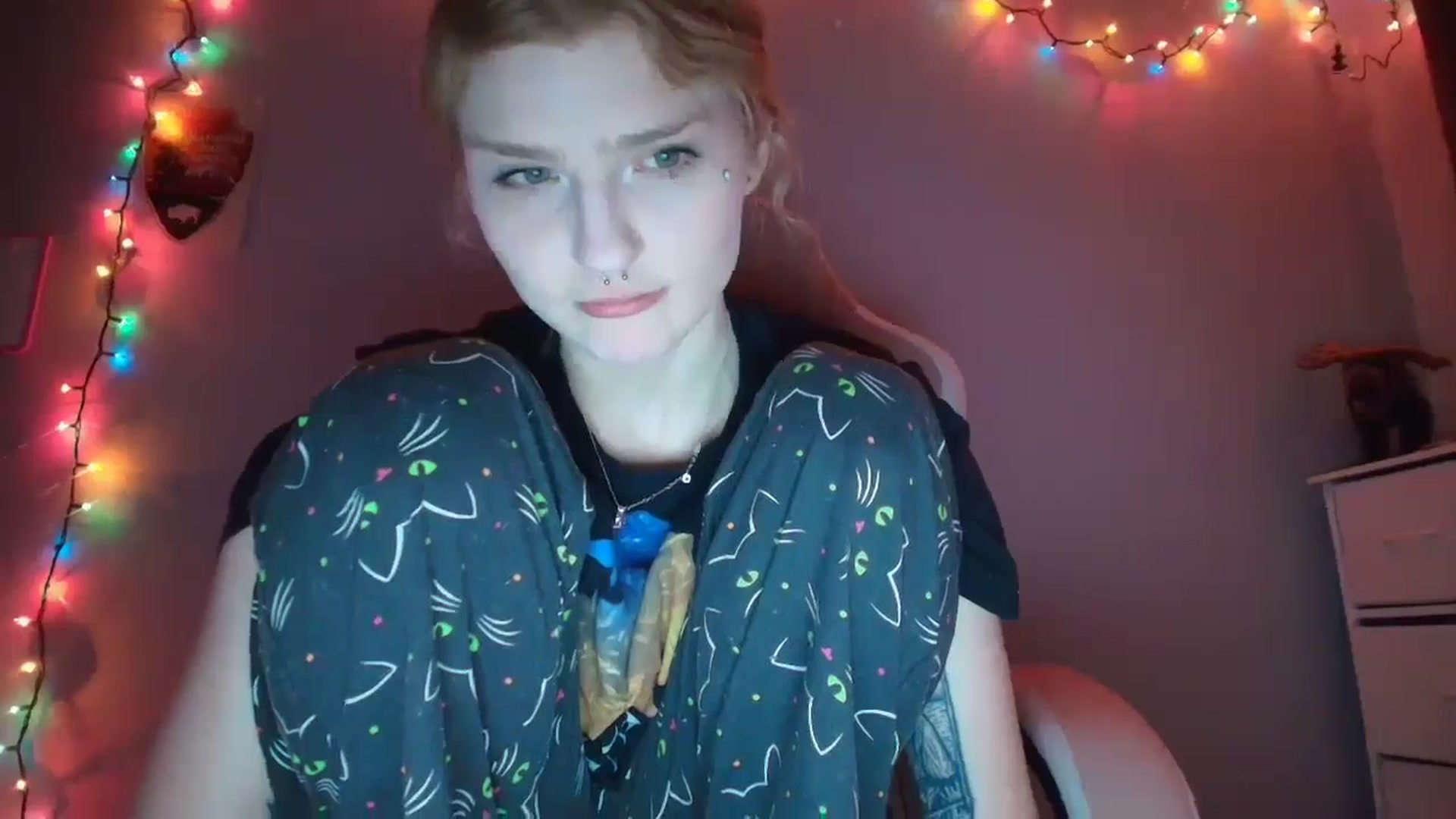 Gallery image thumbnail from DuckChan0's myfreecams stream on, 01/11/2026, 24:01 image 10 of 20