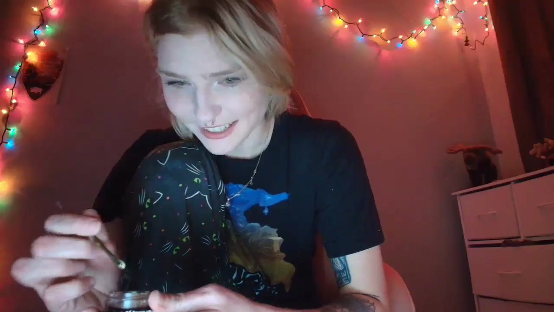 Gallery image thumbnail from DuckChan0's myfreecams stream on, 01/11/2026, 24:01 image 14 of 20