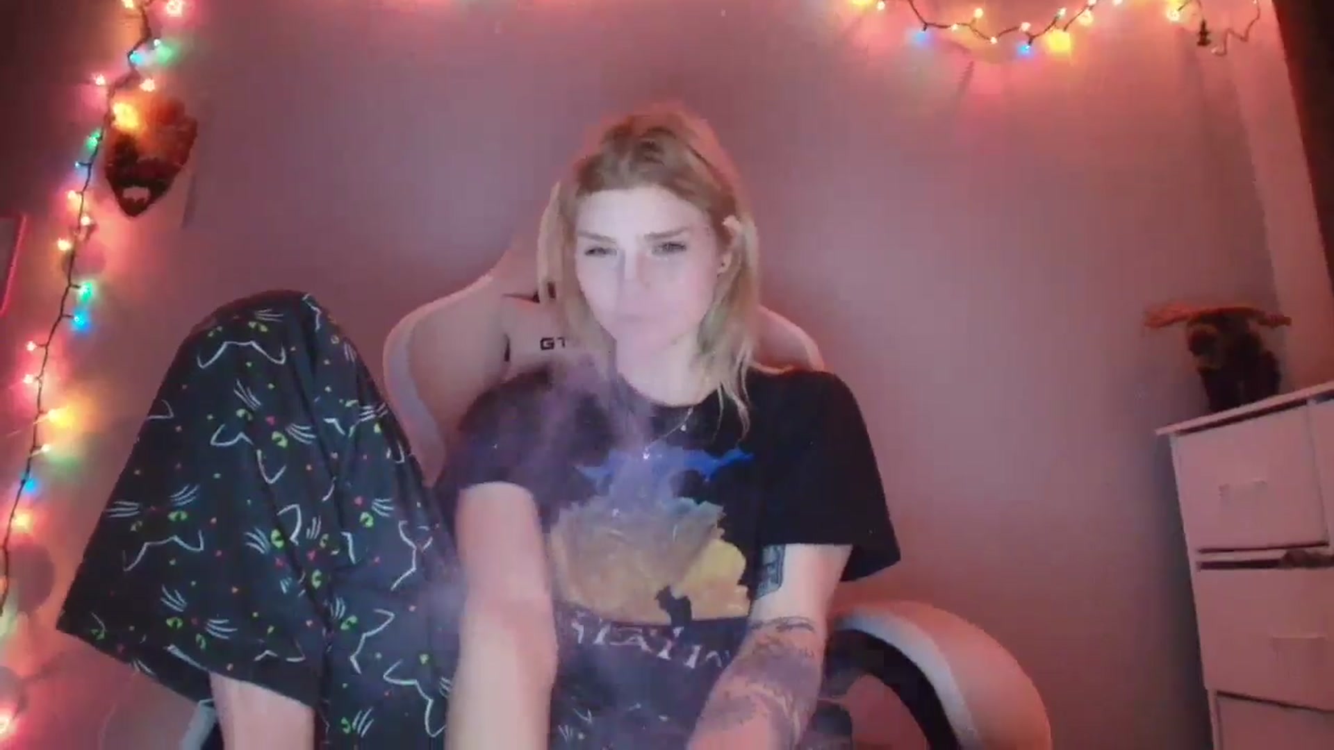 Gallery image thumbnail from DuckChan0's myfreecams stream on, 01/11/2026, 24:01 image 18 of 20