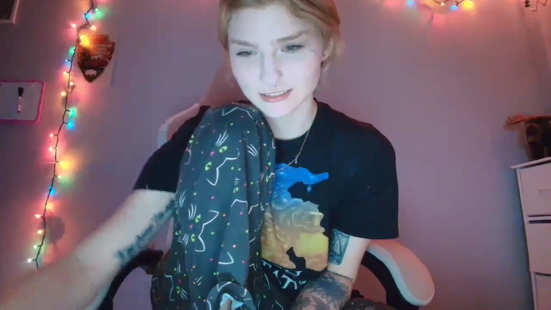 Gallery image thumbnail from DuckChan0's myfreecams stream on, 01/11/2026, 24:01 image 12 of 20