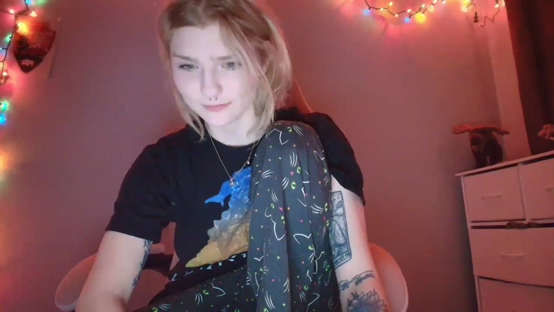 Gallery image thumbnail from DuckChan0's myfreecams stream on, 01/11/2026, 24:01 image 16 of 20