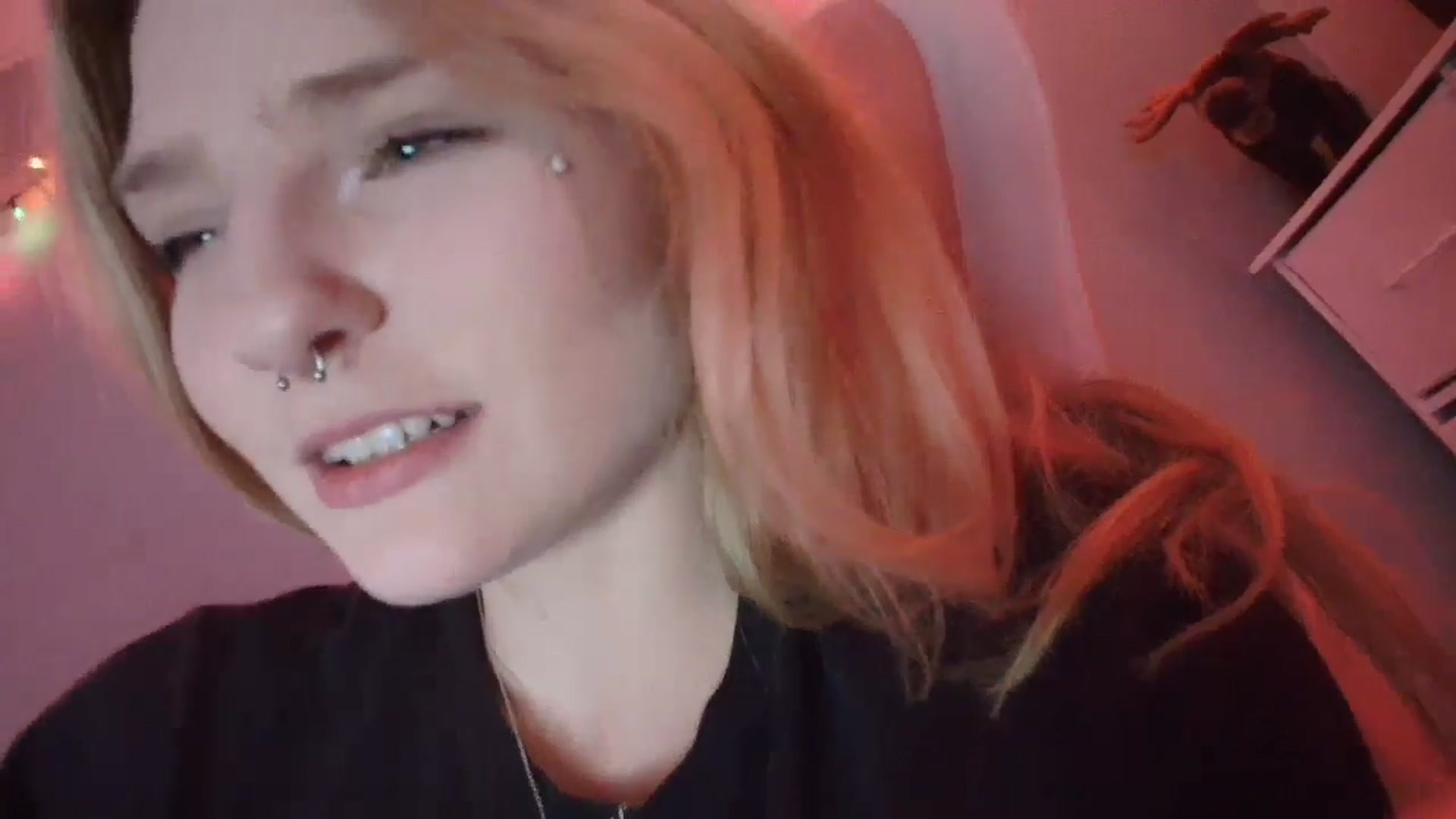 Gallery image thumbnail from DuckChan0's myfreecams stream on, 01/11/2026, 24:42 image 11 of 20