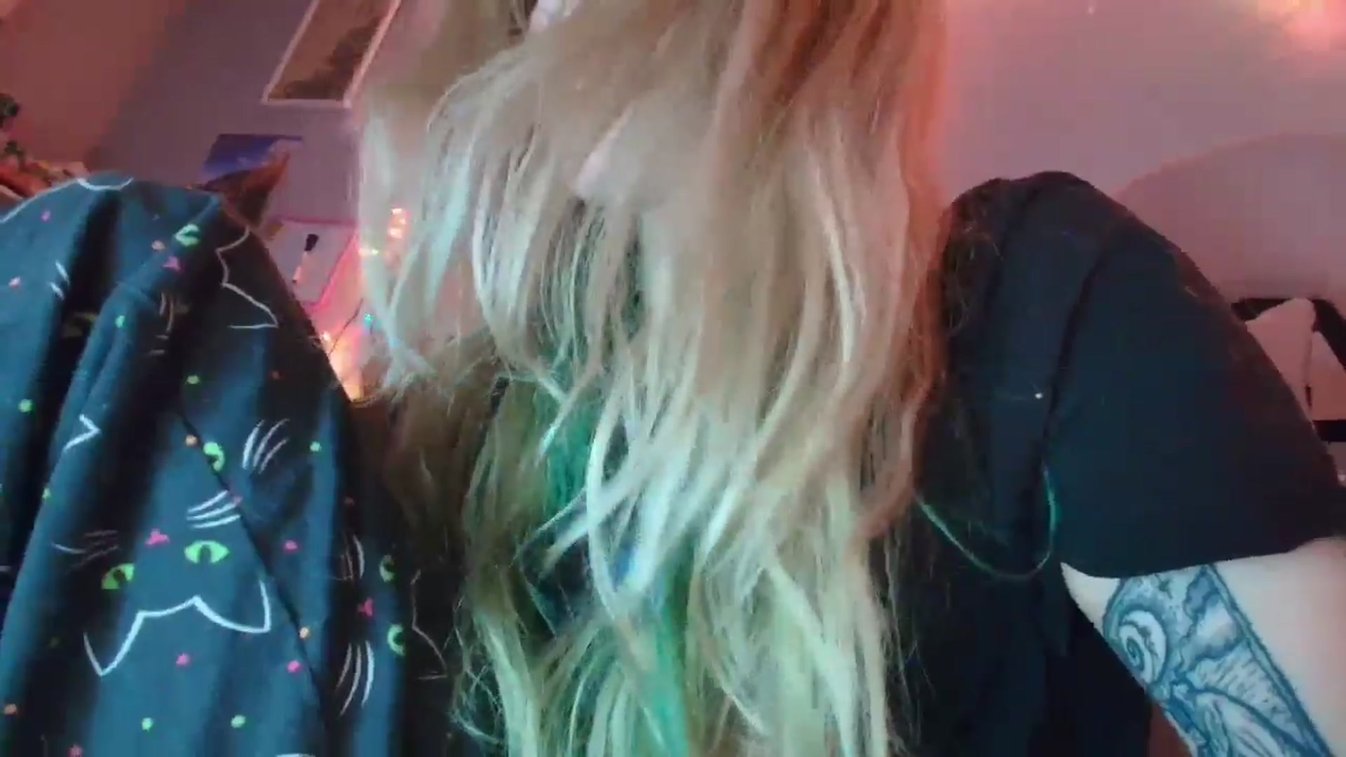 Gallery image thumbnail from DuckChan0's myfreecams stream on, 01/11/2026, 24:42 image 15 of 20