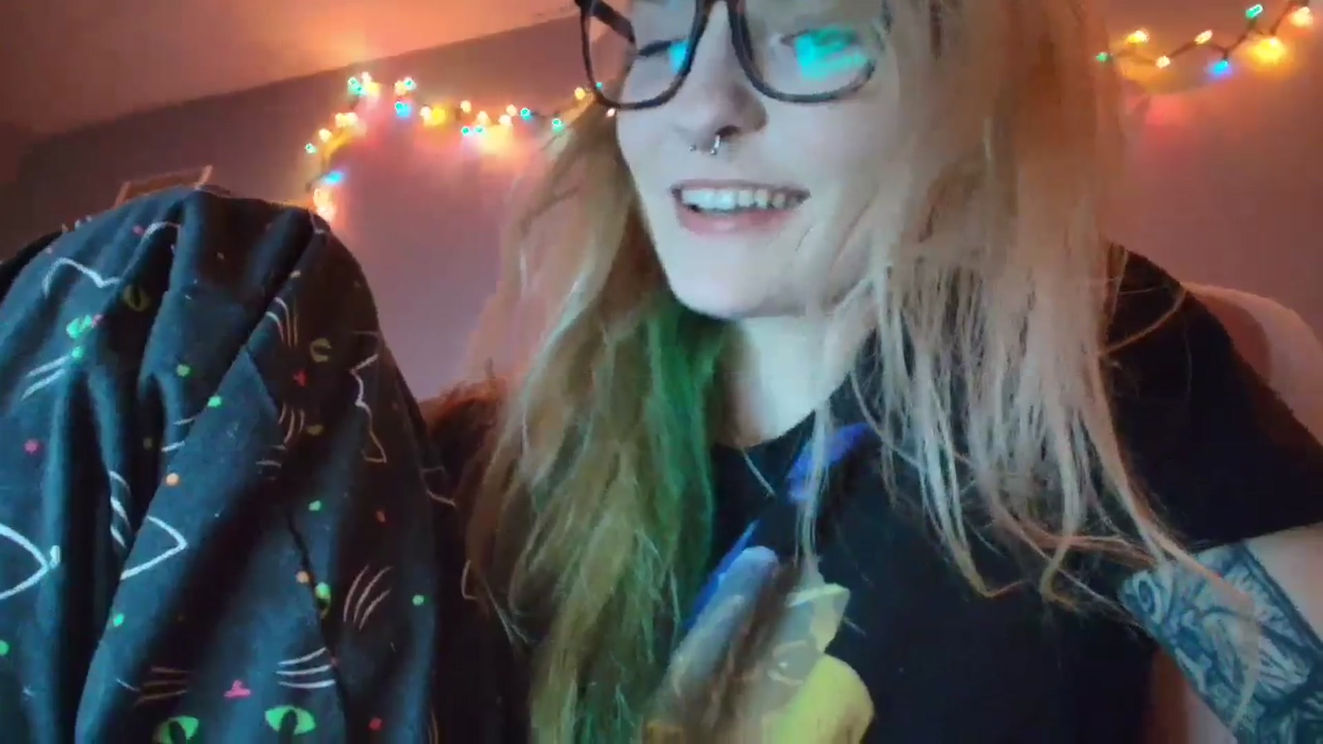 Gallery image thumbnail from DuckChan0's myfreecams stream on, 01/11/2026, 24:42 image 19 of 20