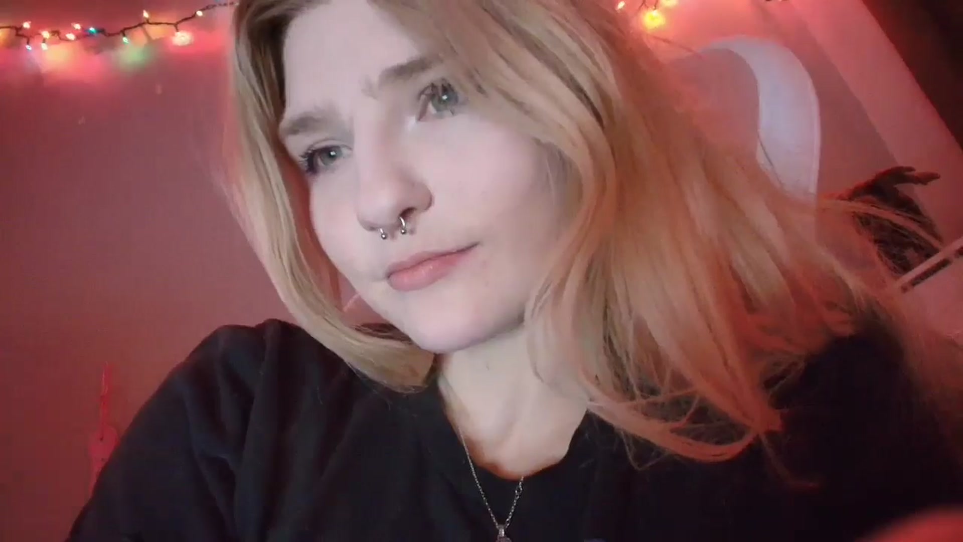 Gallery image thumbnail from DuckChan0's myfreecams stream on, 01/11/2026, 24:42 image 12 of 20