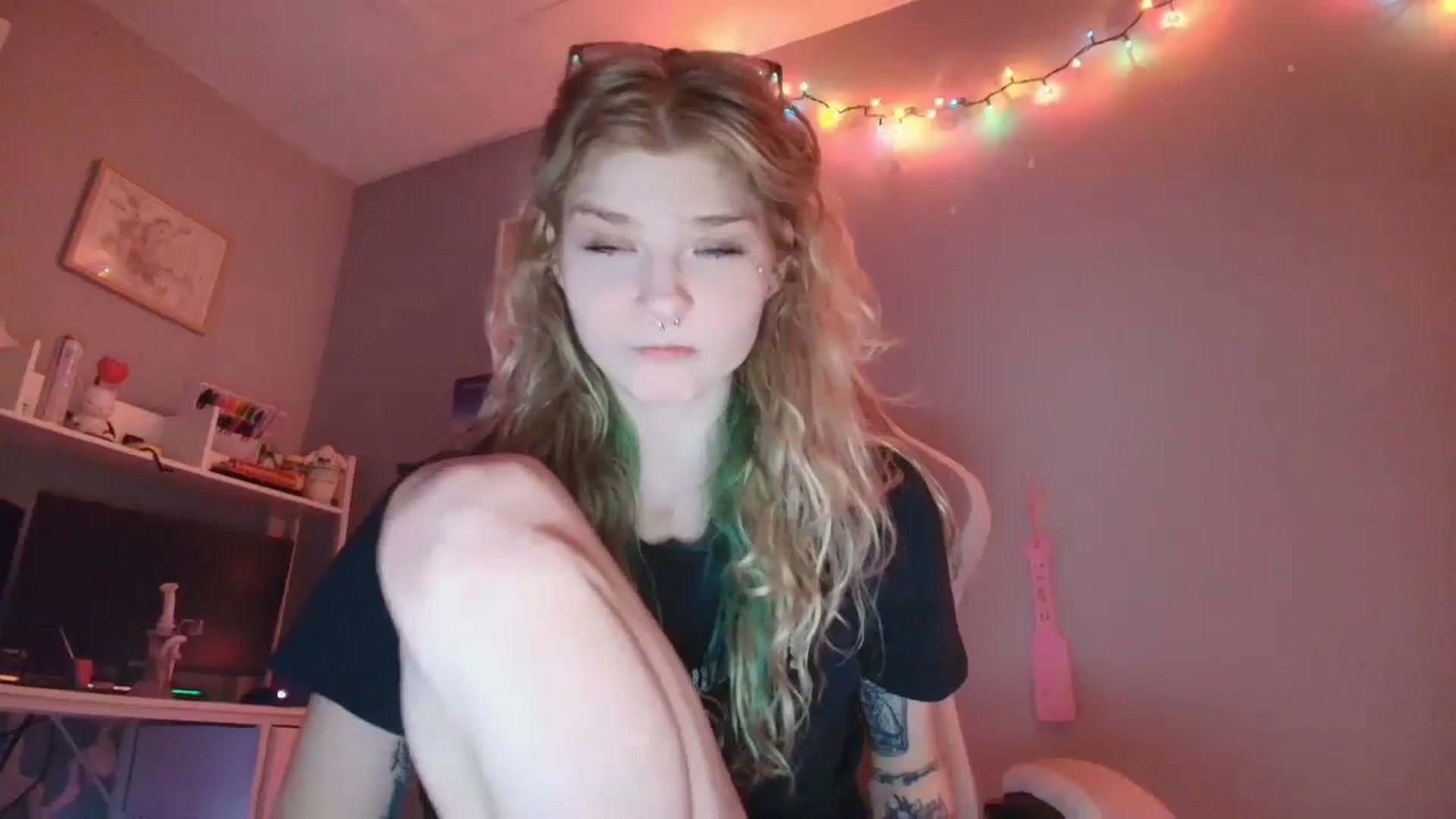 Gallery image thumbnail from DuckChan0's myfreecams stream on, 01/12/2026, 01:12 image 6 of 20