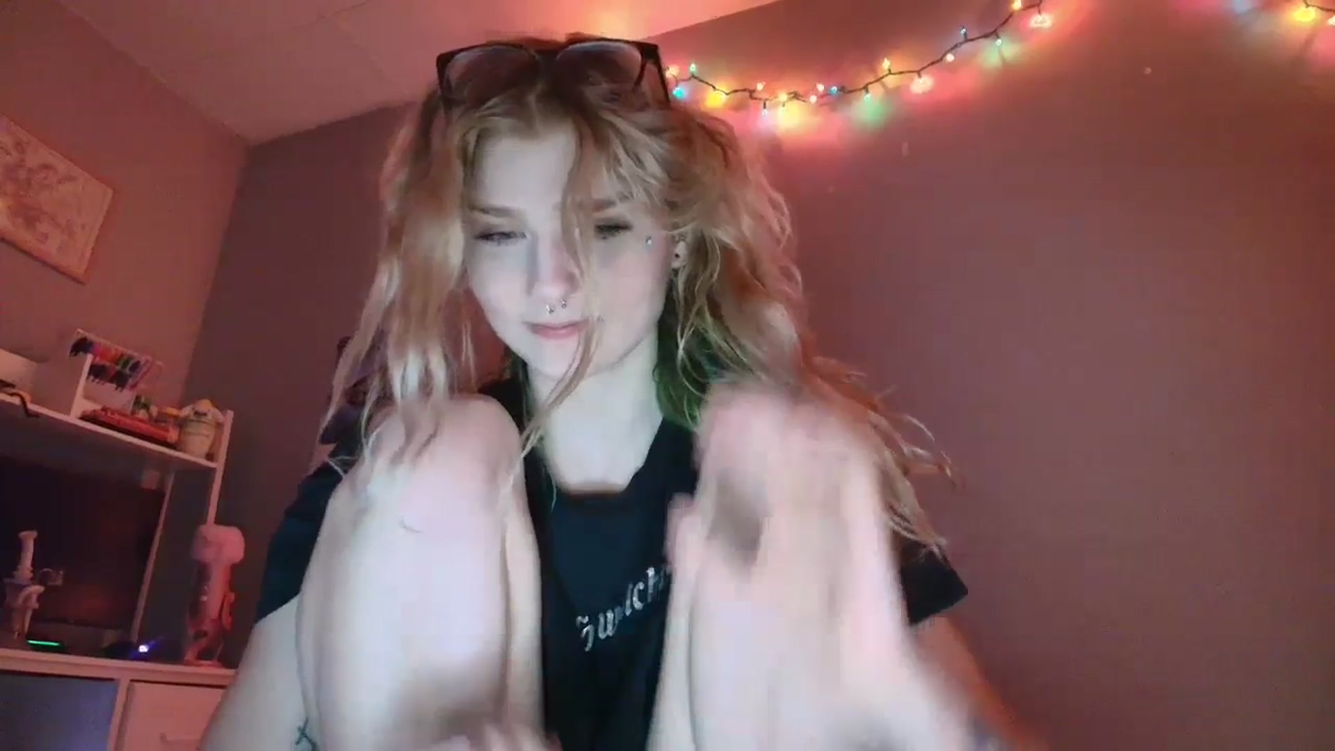 Gallery image thumbnail from DuckChan0's myfreecams stream on, 01/12/2026, 01:12 image 7 of 20