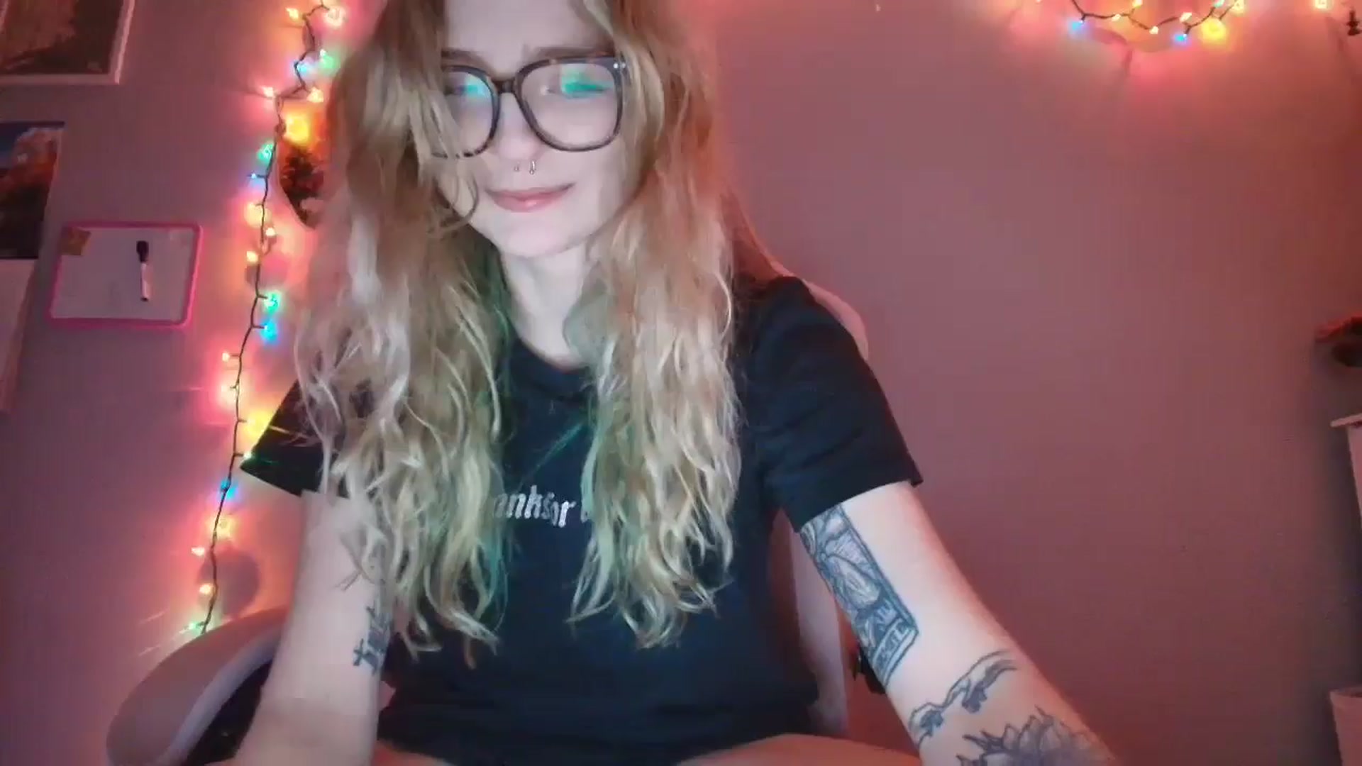 Gallery image thumbnail from DuckChan0's myfreecams stream on, 01/12/2026, 02:06 image 1 of 20