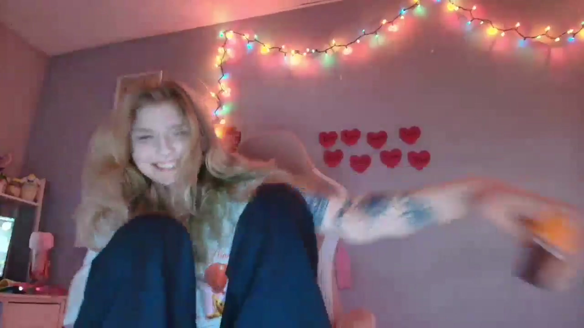 Gallery image thumbnail from DuckChan0's myfreecams stream on, 01/12/2026, 18:58 image 9 of 20
