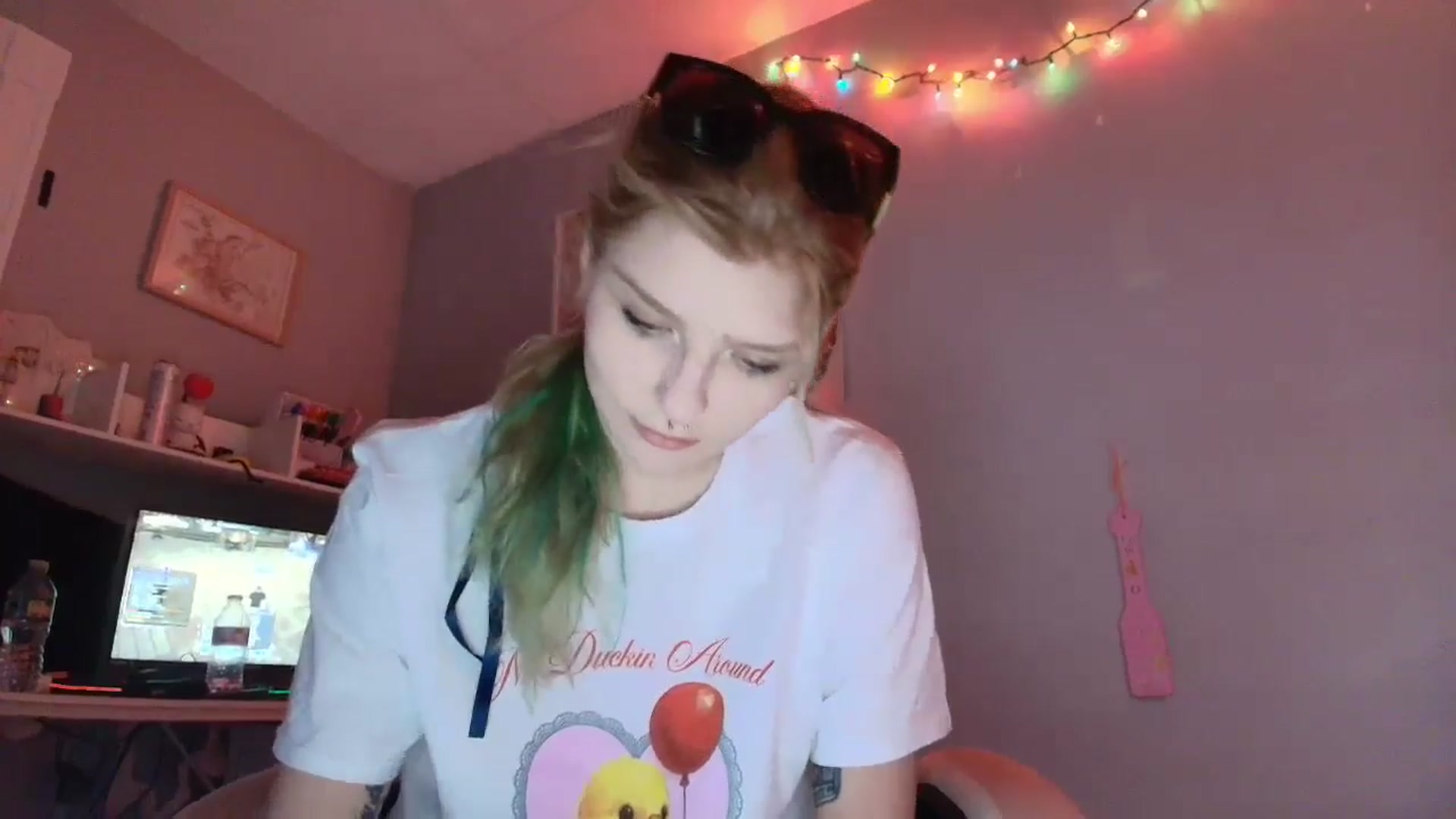 Gallery image thumbnail from DuckChan0's myfreecams stream on, 01/12/2026, 18:58 image 2 of 20