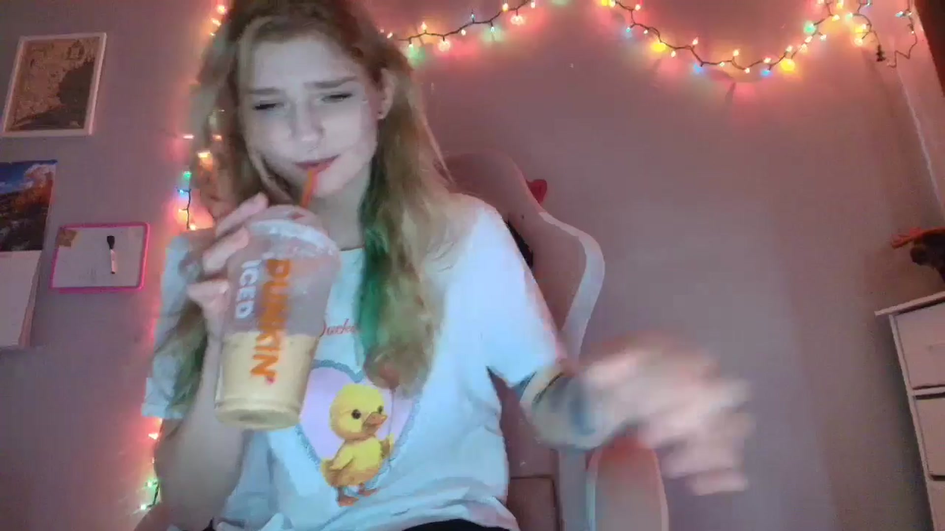 Gallery image thumbnail from DuckChan0's myfreecams stream on, 01/12/2026, 18:58 image 12 of 20