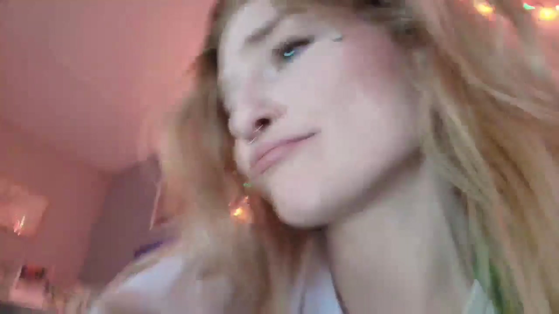 Gallery image thumbnail from DuckChan0's myfreecams stream on, 01/12/2026, 18:58 image 18 of 20