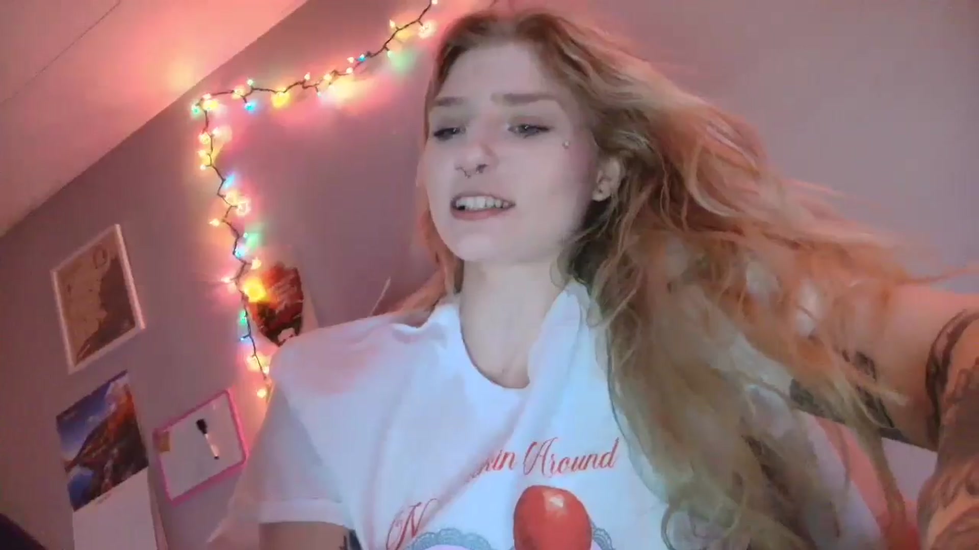 Gallery image thumbnail from DuckChan0's myfreecams stream on, 01/12/2026, 18:58 image 15 of 20
