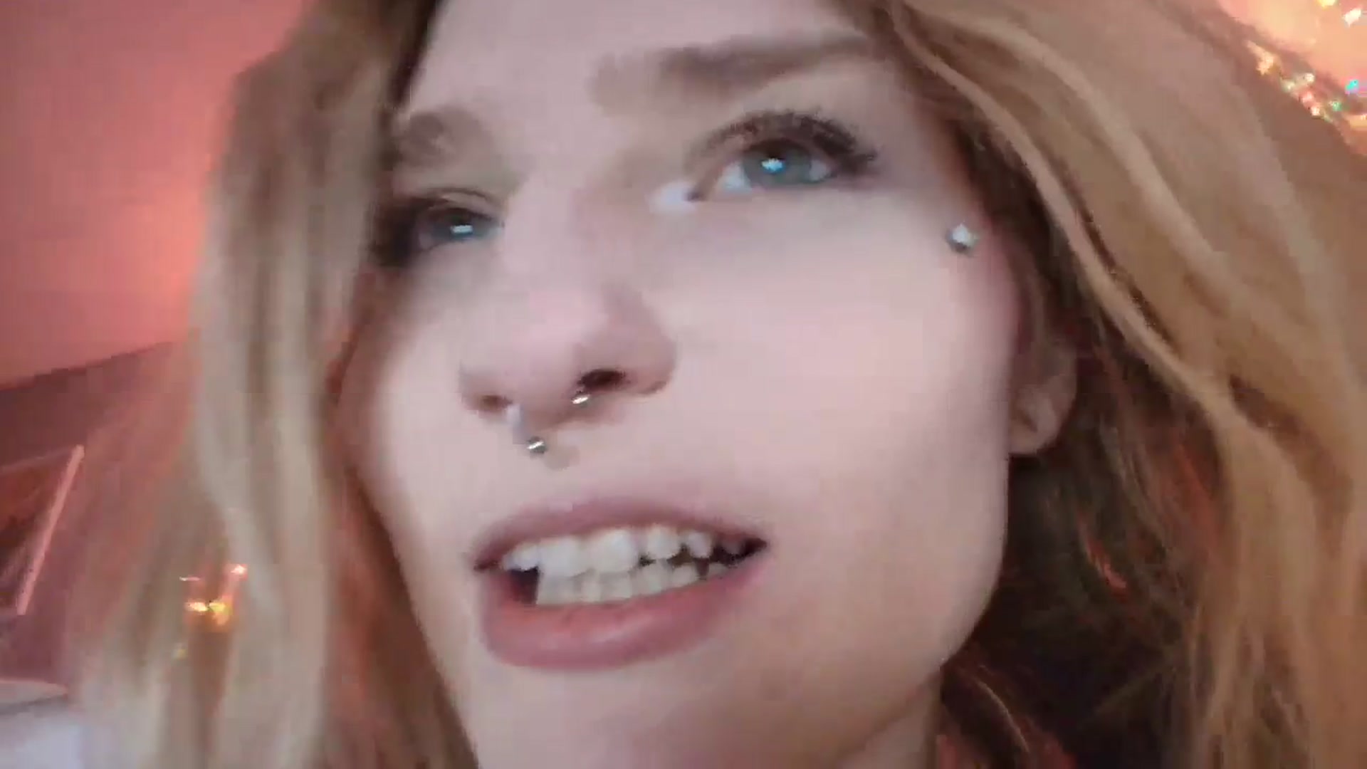 Gallery image thumbnail from DuckChan0's myfreecams stream on, 01/12/2026, 20:07 image 10 of 20
