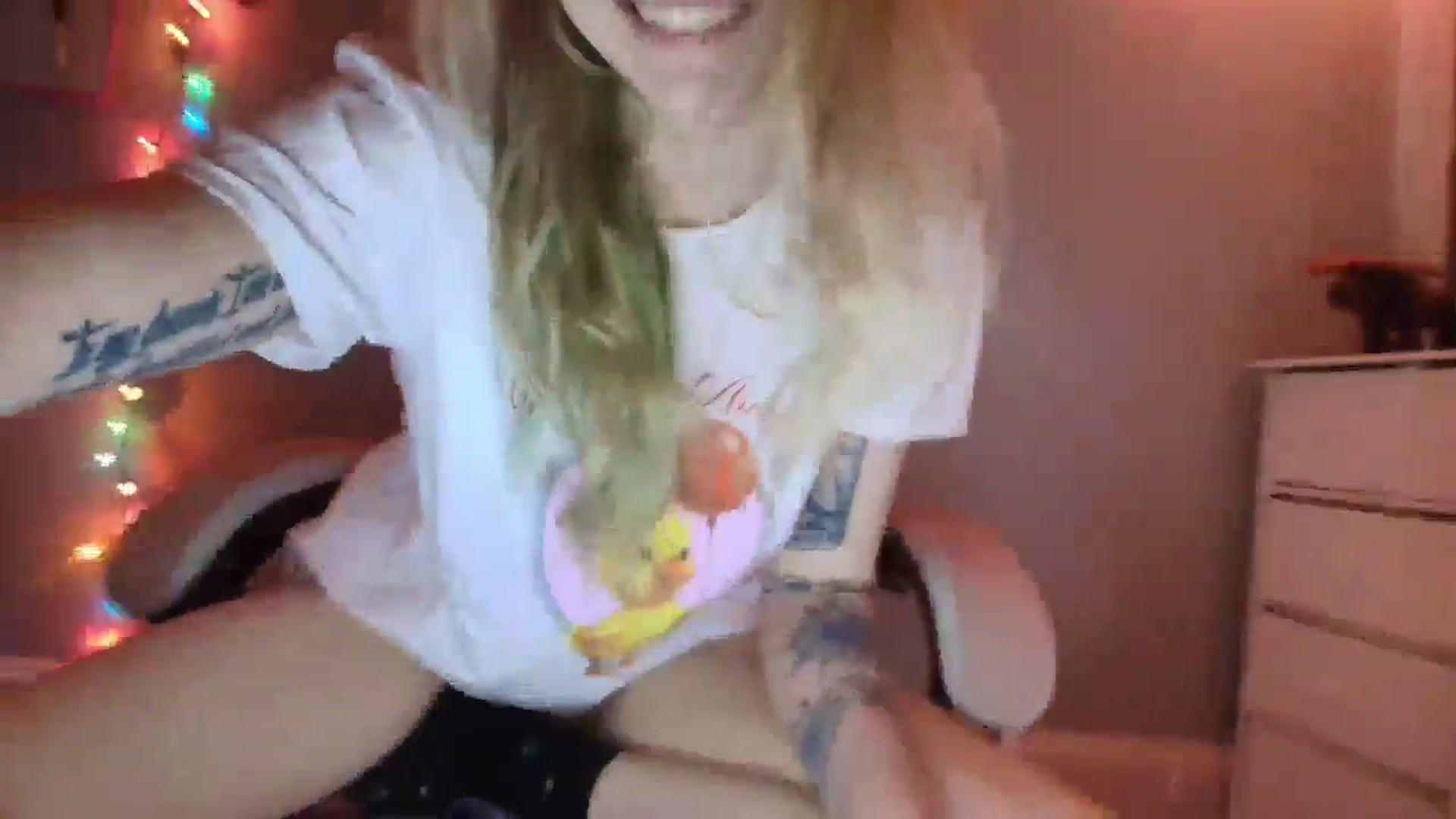 Gallery image thumbnail from DuckChan0's myfreecams stream on, 01/12/2026, 20:07 image 19 of 20