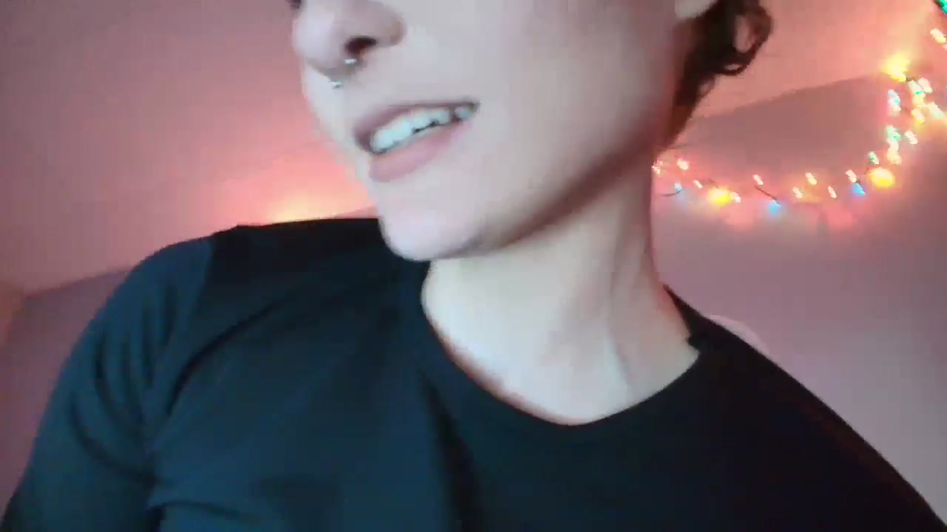 Gallery image thumbnail from DuckChan0's myfreecams stream on, 01/13/2026, 18:44 image 12 of 20