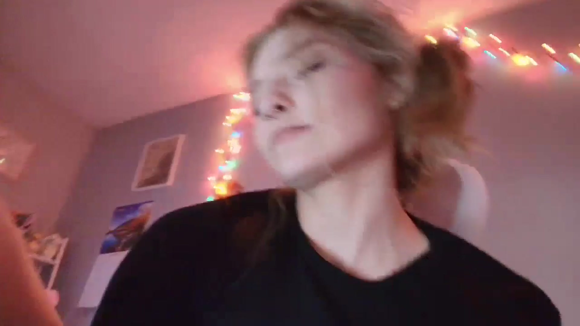 Gallery image thumbnail from DuckChan0's myfreecams stream on, 01/13/2026, 18:44 image 15 of 20