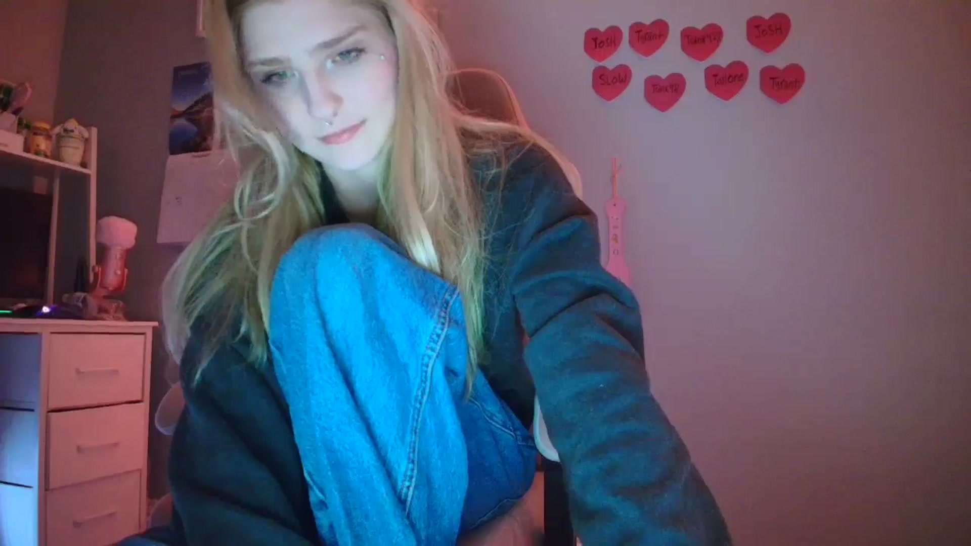 Gallery image thumbnail from DuckChan0's myfreecams stream on, 01/14/2026, 19:27 image 2 of 20