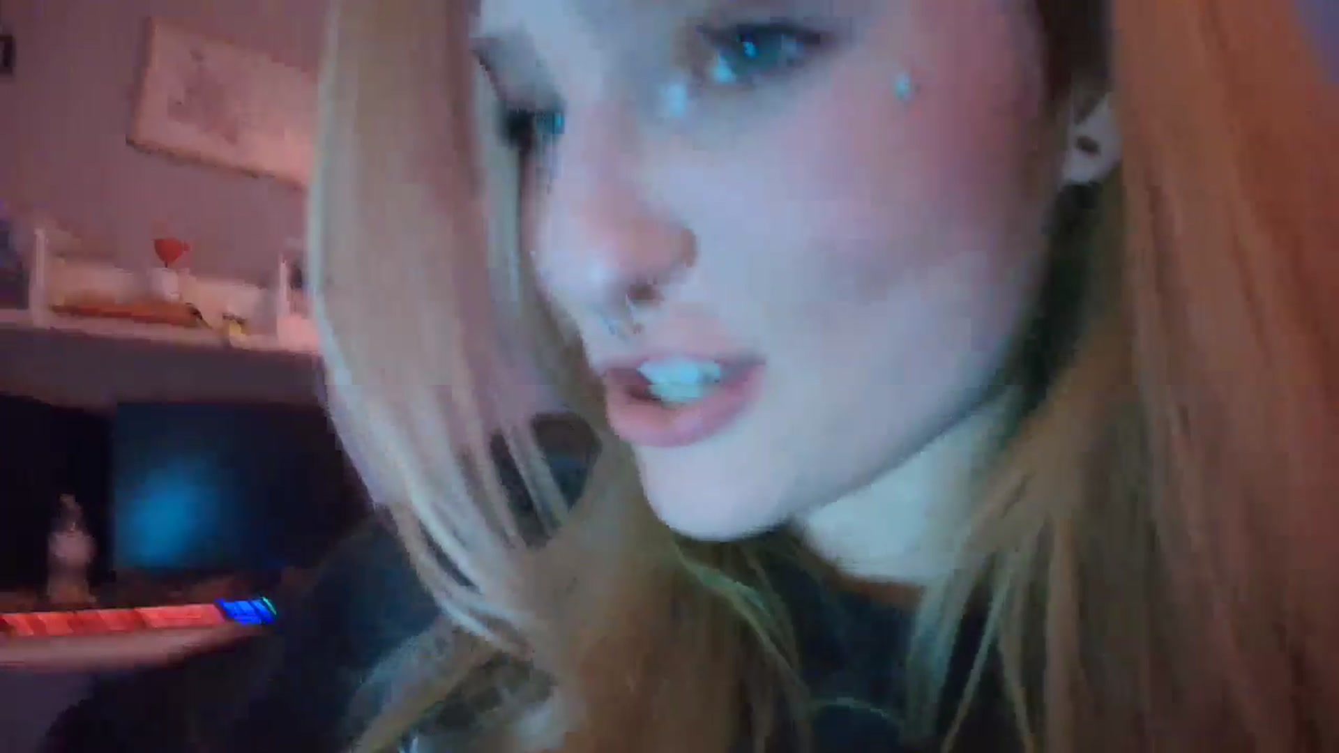 Gallery image thumbnail from DuckChan0's myfreecams stream on, 01/14/2026, 19:27 image 4 of 20