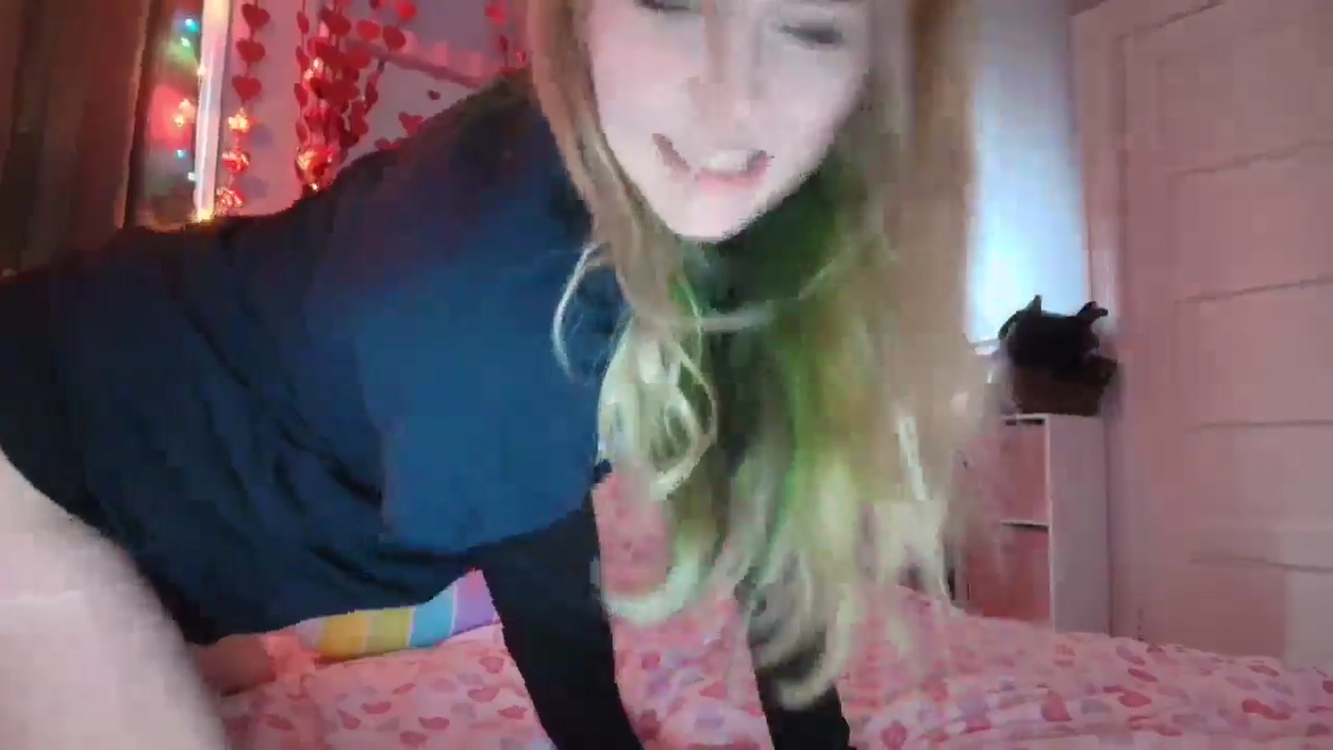 Gallery image thumbnail from DuckChan0's myfreecams stream on, 01/15/2026, 19:07 image 7 of 20