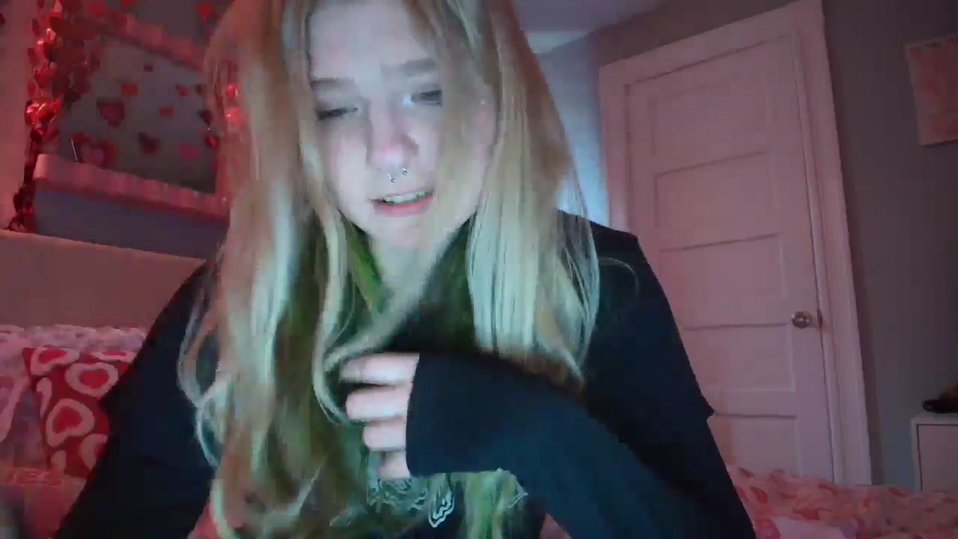Gallery image thumbnail from DuckChan0's myfreecams stream on, 01/15/2026, 19:07 image 15 of 20