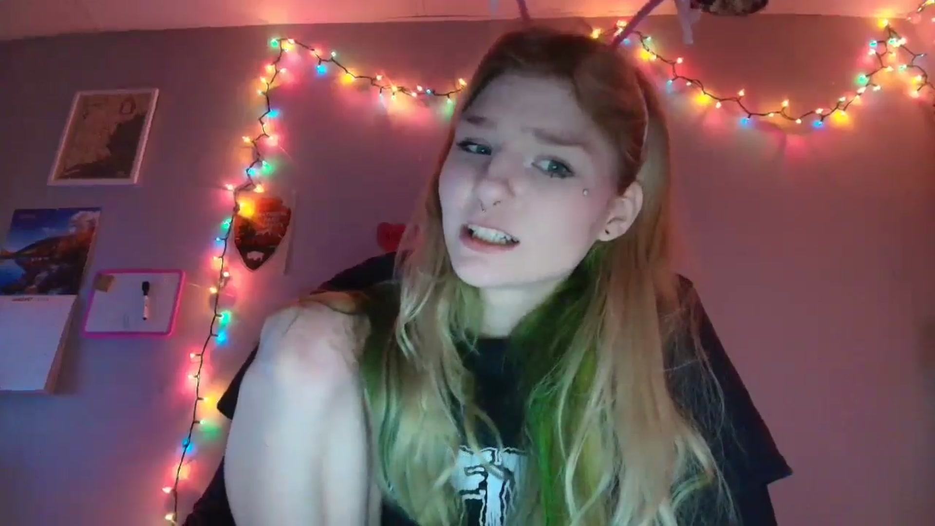Gallery image thumbnail from DuckChan0's myfreecams stream on, 01/15/2026, 19:07 image 4 of 20