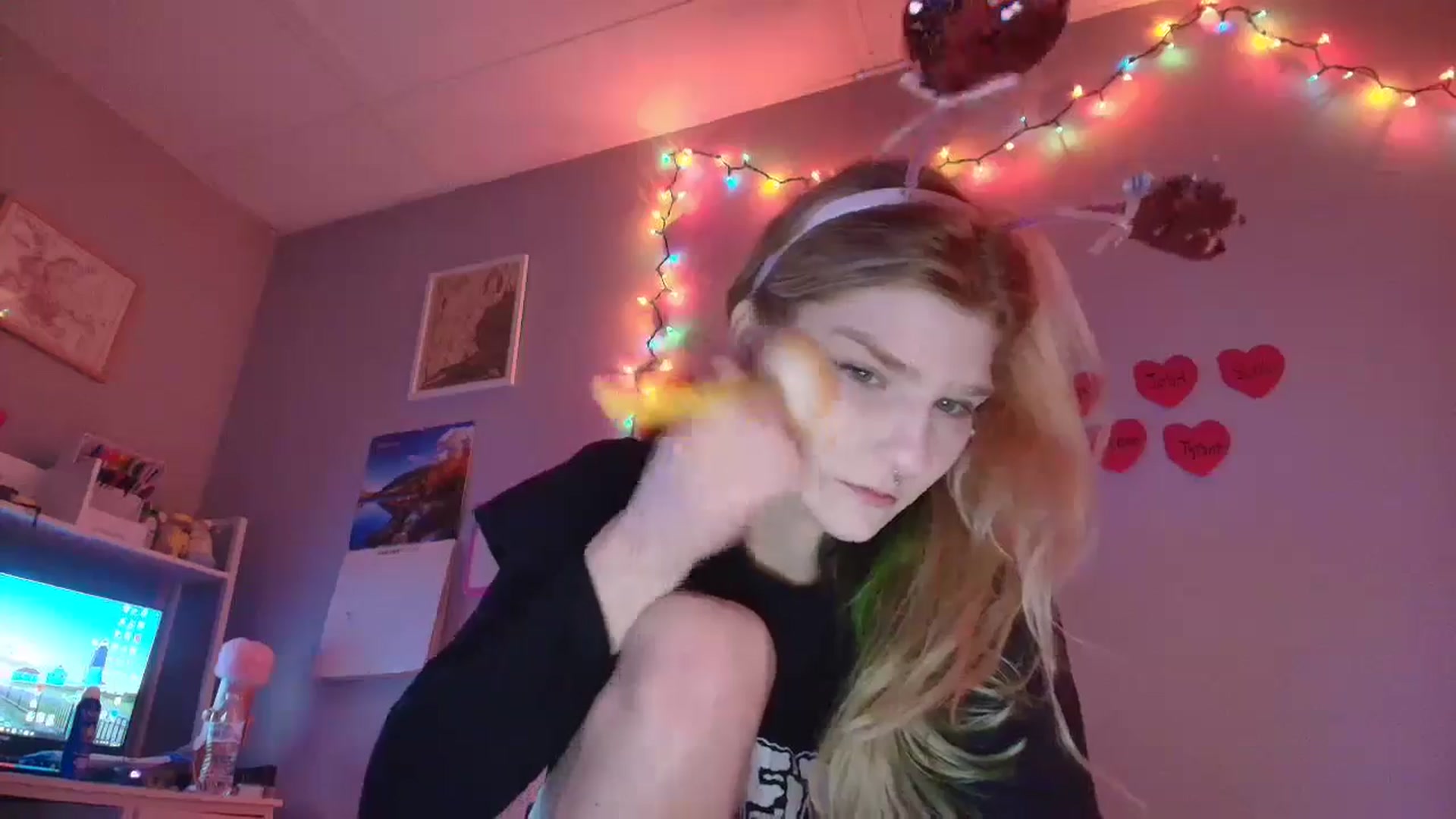 Gallery image thumbnail from DuckChan0's myfreecams stream on, 01/15/2026, 19:07 image 2 of 20