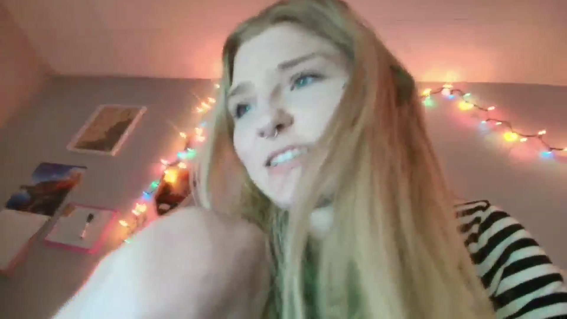 Gallery image thumbnail from DuckChan0's myfreecams stream on, 01/16/2026, 19:56 image 10 of 20