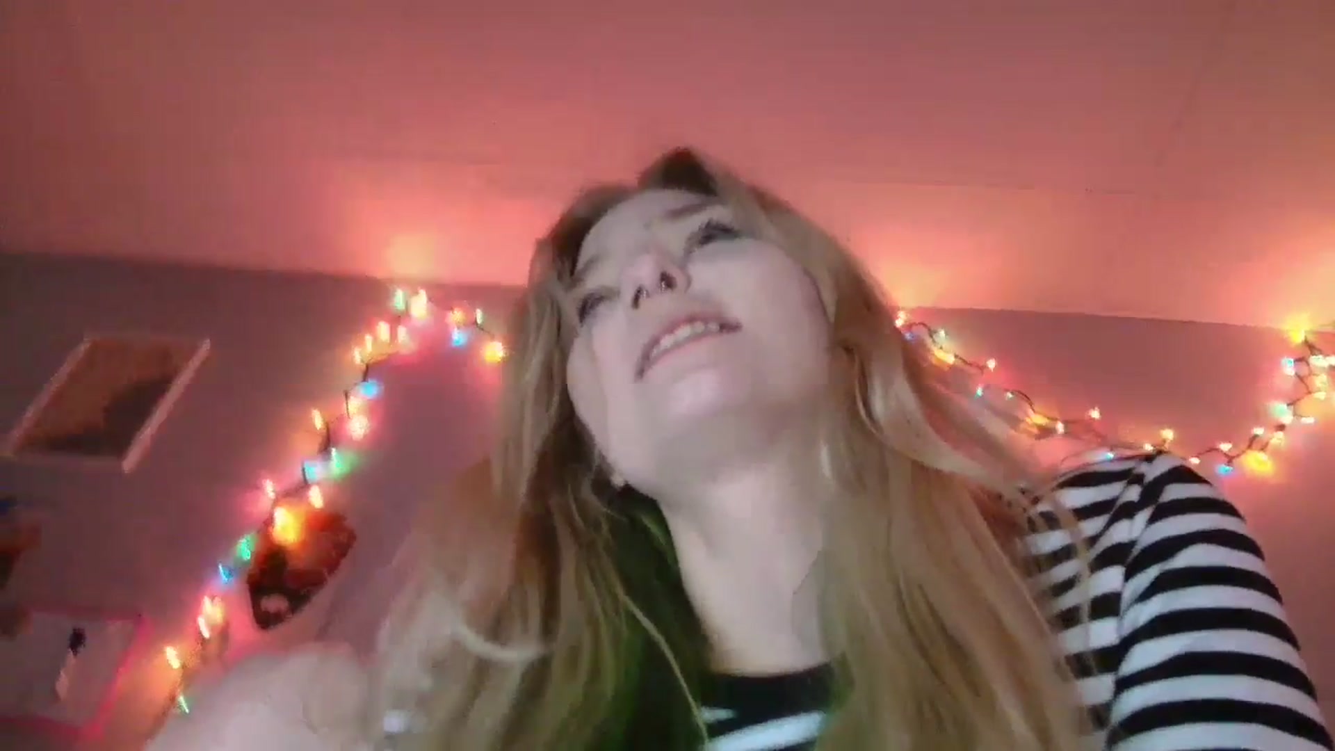Gallery image thumbnail from DuckChan0's myfreecams stream on, 01/16/2026, 19:56 image 4 of 20