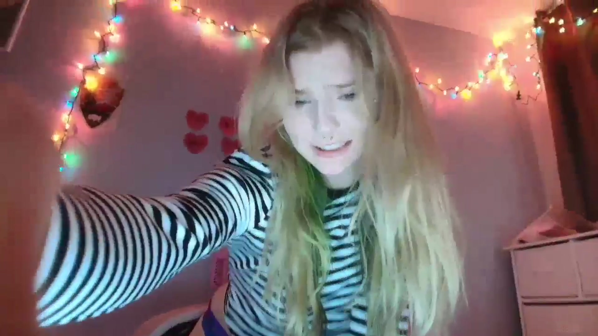 Gallery image thumbnail from DuckChan0's myfreecams stream on, 01/16/2026, 19:56 image 6 of 20