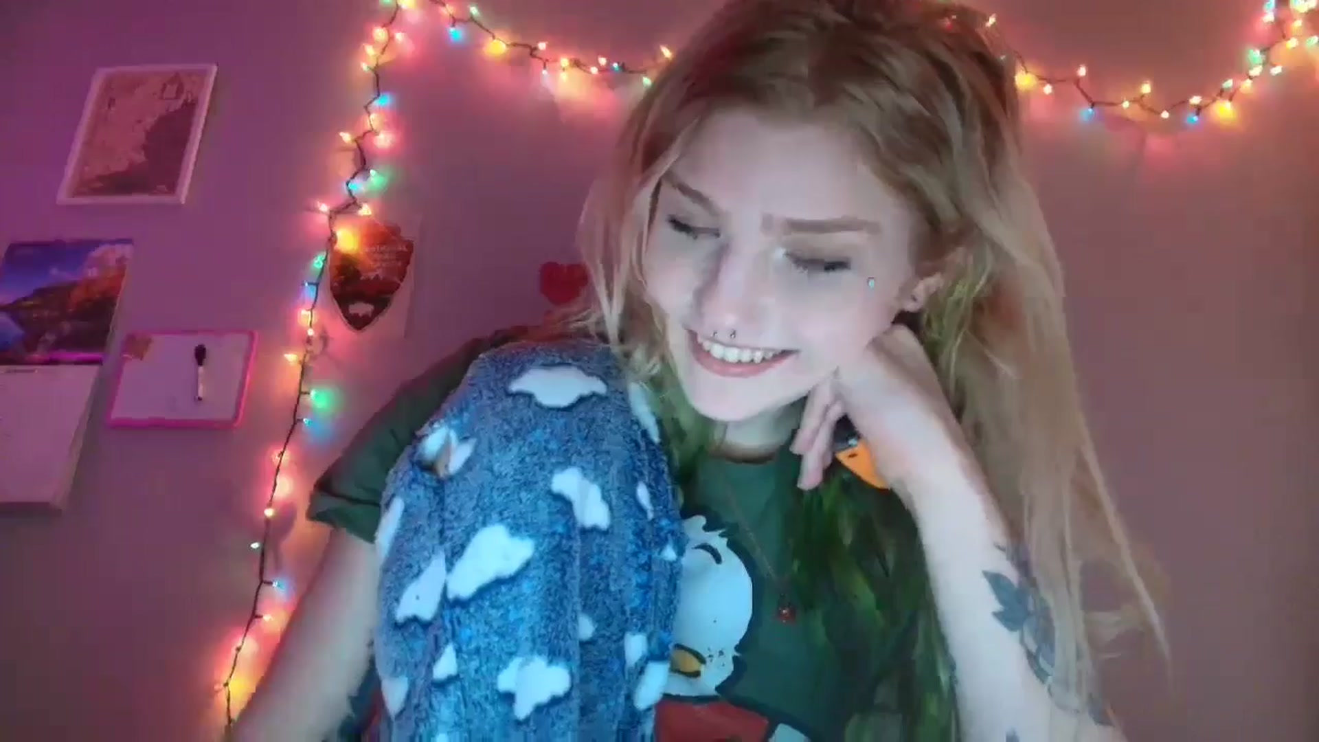 Gallery image thumbnail from DuckChan0's myfreecams stream on, 01/17/2026, 17:02 image 15 of 20