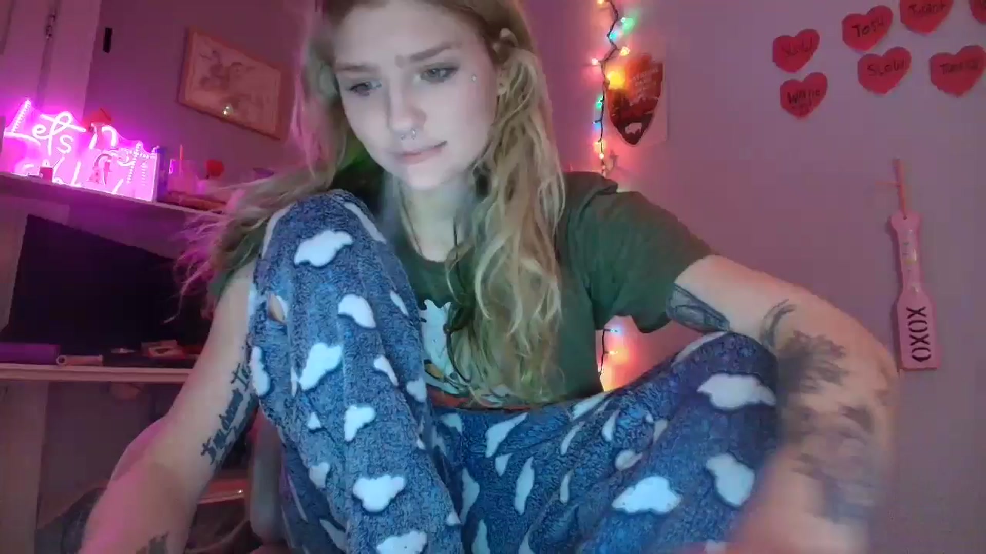 Gallery image thumbnail from DuckChan0's myfreecams stream on, 01/17/2026, 17:02 image 1 of 20