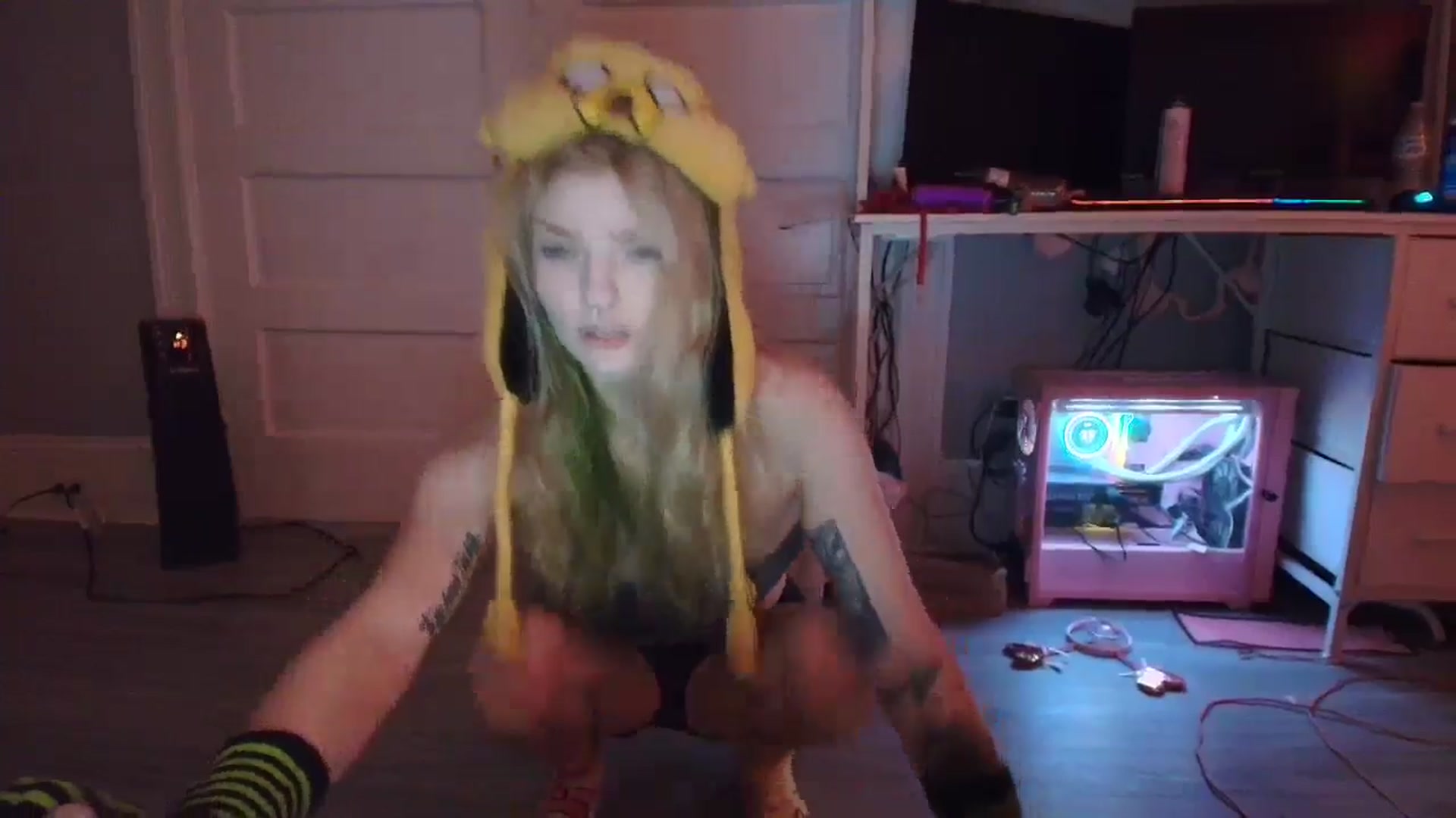 Gallery image thumbnail from DuckChan0's myfreecams stream on, 01/18/2026, 18:31 image 5 of 20