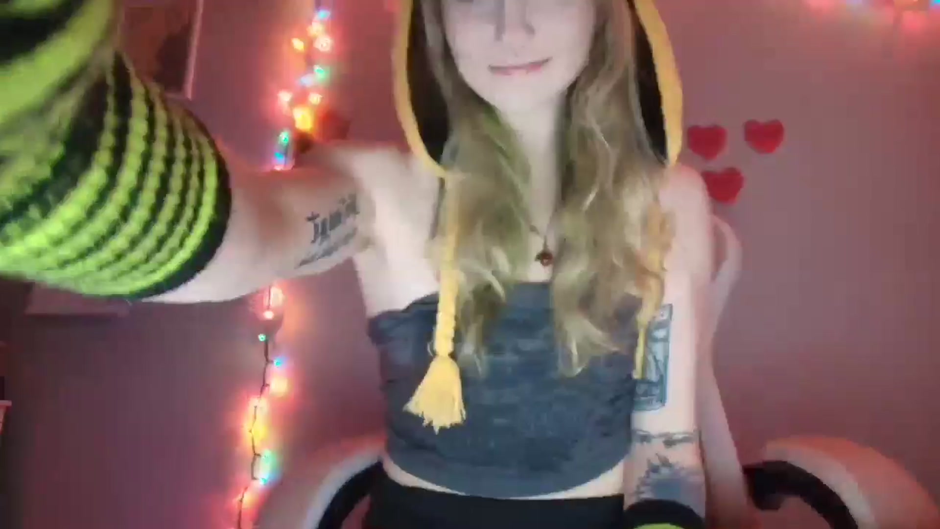Gallery image thumbnail from DuckChan0's myfreecams stream on, 01/18/2026, 18:31 image 13 of 20