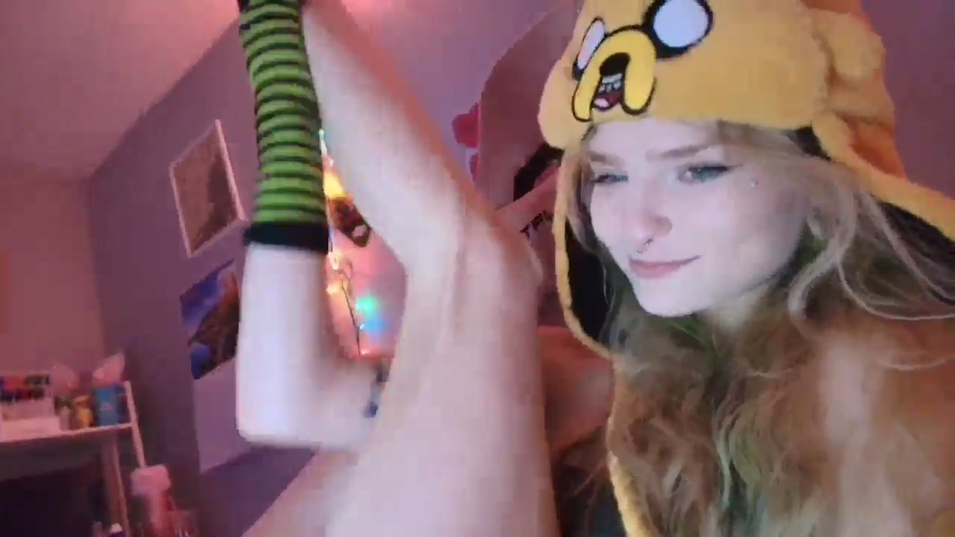 Gallery image thumbnail from DuckChan0's myfreecams stream on, 01/18/2026, 18:31 image 15 of 20