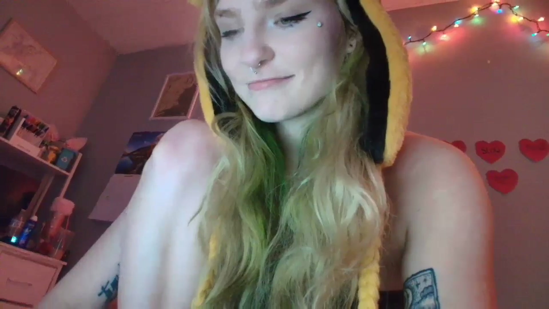 Gallery image thumbnail from DuckChan0's myfreecams stream on, 01/18/2026, 18:31 image 19 of 20